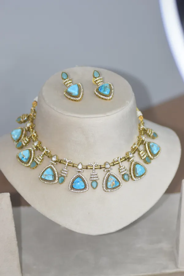 Green_Brass_Necklace_Set_For_Women